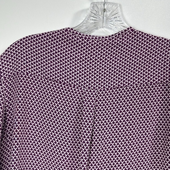 Equipment Femme Lynn geo print purple button down 100% silk top size xs. - Picture 8 of 12
